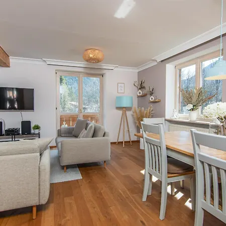 Traumhafte Gartenwohnung Mit Bergblick Und Sauna In Seenähe Apartment