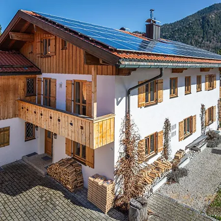 Traumhafte Gartenwohnung Mit Bergblick Und Sauna In Seenähe Apartment