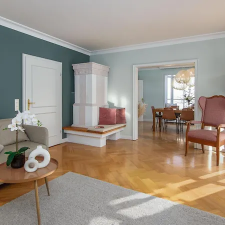 Traumhafte Gartenwohnung Mit Bergblick Und Sauna In Seenähe Apartment
