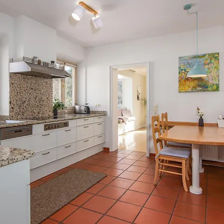 Traumhafte Gartenwohnung Mit Bergblick Und Sauna In Seenähe *